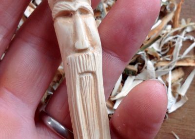 Jason-Robards-Hedgerow-Crafts-Hand-Carved-Greenwood-Whitethorn-Pipe-Tamper-1